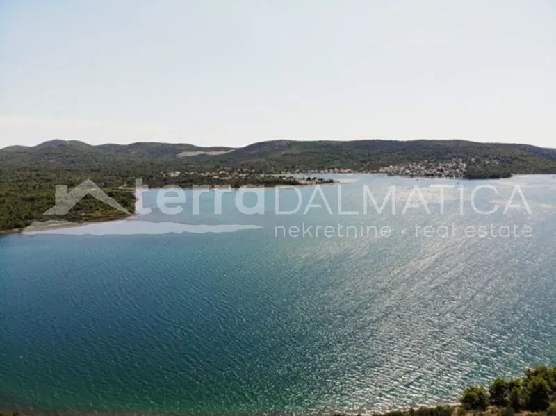 Surroundings of Sibenik, agricultural land 36,891 m2 by the shore of Lake Prokljan – 2