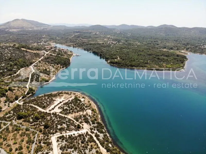 Surroundings of Sibenik, agricultural land 36,891 m2 by the shore of Lake Prokljan – 3