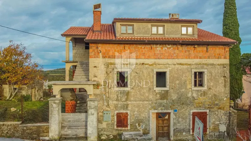 Momiano, una casa eccezionale con una bellissima vista! – 3