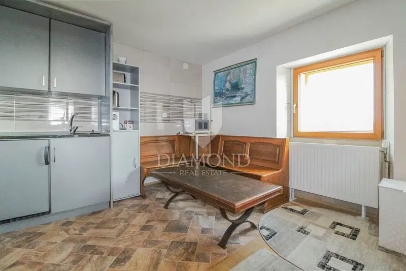 Verteneglio, appartamento in centro con vista mare – 3