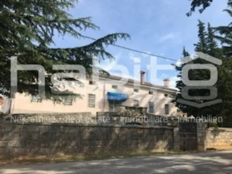 Parenzo 12 km - Edificio commerciale di 800 m2 – 2