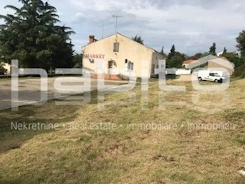 Parenzo 12 km - Edificio commerciale di 800 m2 – 3