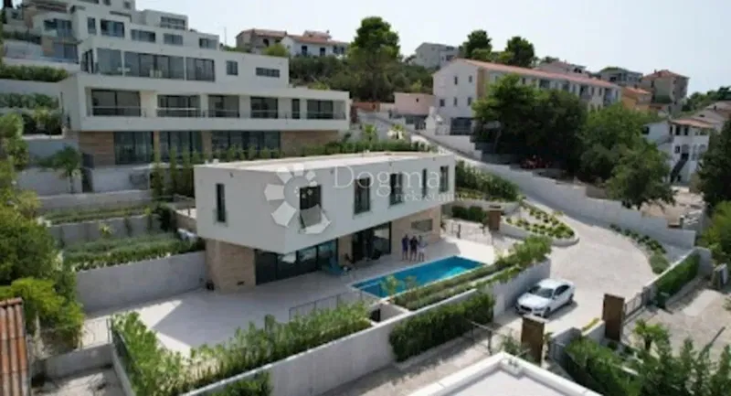 House Okrug Donji, Okrug, 326m2 – 2