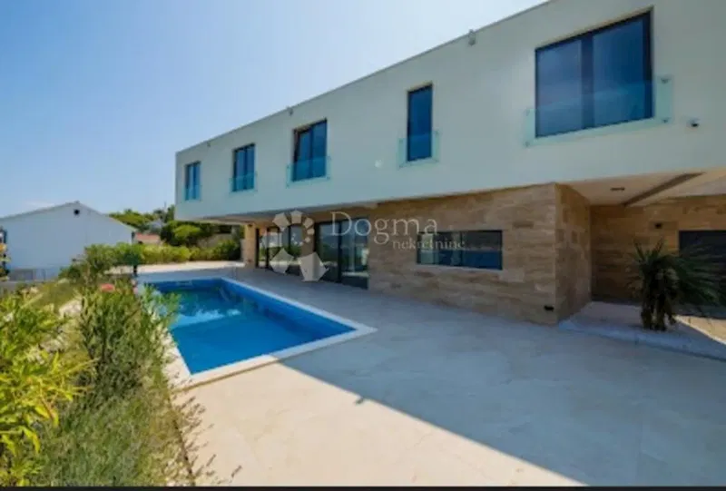 House Okrug Donji, Okrug, 326m2 – 3
