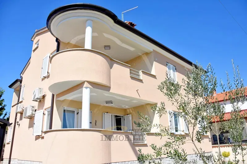 House with 4 apartments near Porec – 2