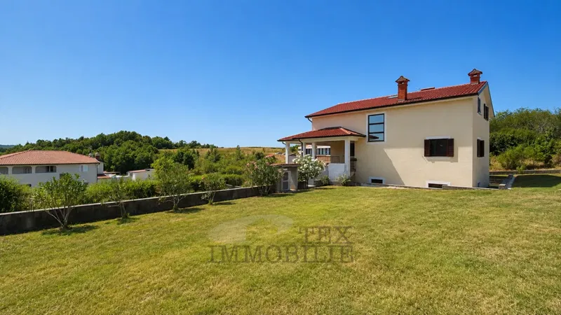 A house with a large garden in the vicinity of Poreč – 2