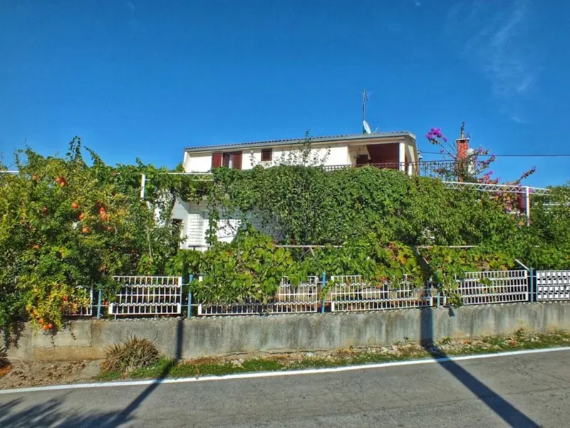 Rogoznica, Dvornica - three apartment house with garage, terrace and partial sea view – 2