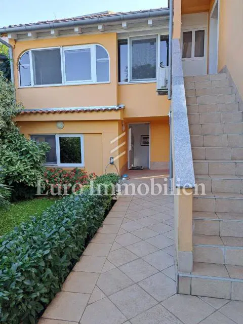Semi-detached house with 3 apartments, 80 meters from the sea – 2