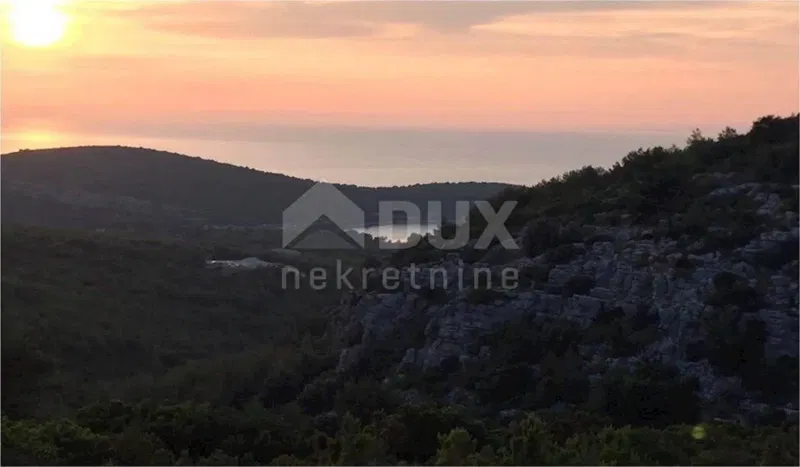 Land Hvar, 30.000m2 – 2