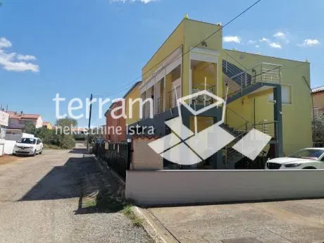 Istria, Fasana, casa 300m2, 3 appartamenti separati, 250m2 dal mare!! SALDI – 3