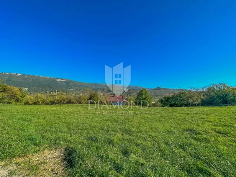 Buzet, land in a quiet location with a project and an open view! – 2
