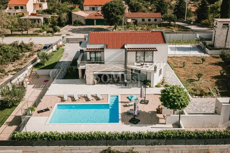 Dubrava near Šibenik, modern villa with pool and garage 266,13m2 on a plot of 1,831m2 – 3