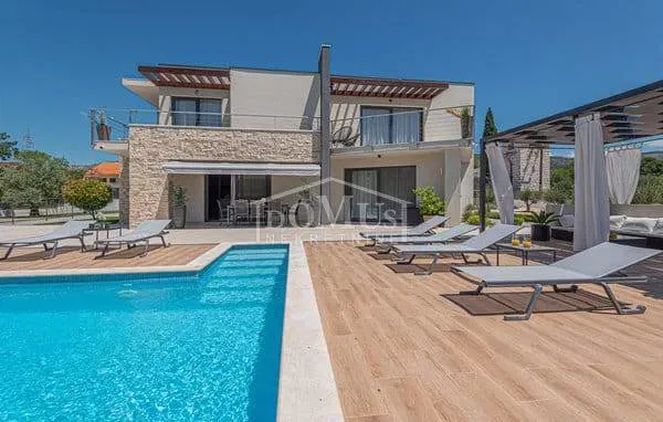 Dubrava near Šibenik, modern villa with pool and garage 266,13m2 on a plot of 1,831m2 – 2
