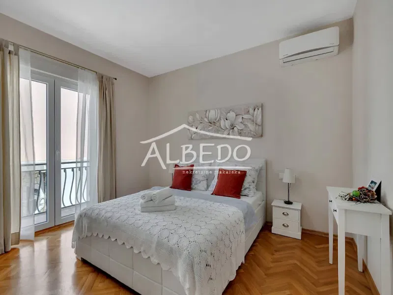 An attractive villa with a swimming pool and a beautiful garden in Veliko Brdo – 3