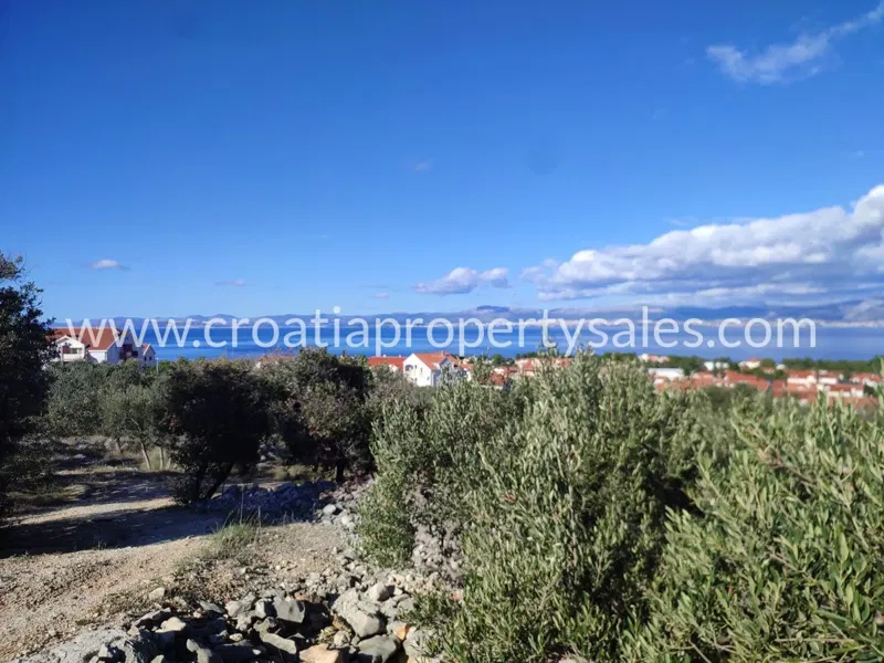 Brac, building land for sale, 250.000 € – 2