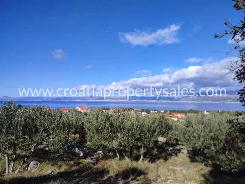Brac, building land for sale, 250.000 € – 3