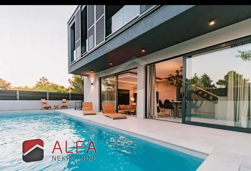 Croazia, Vodice, Srima, ATTRAENTE, in vendita è una moderna villa di lusso con piscina vicino al mare – 3