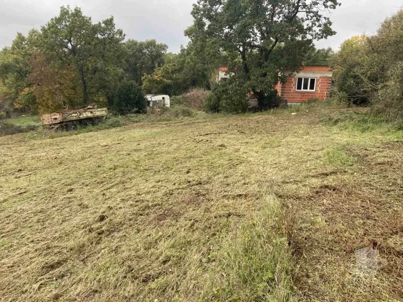 Land in Nova Vas – 2