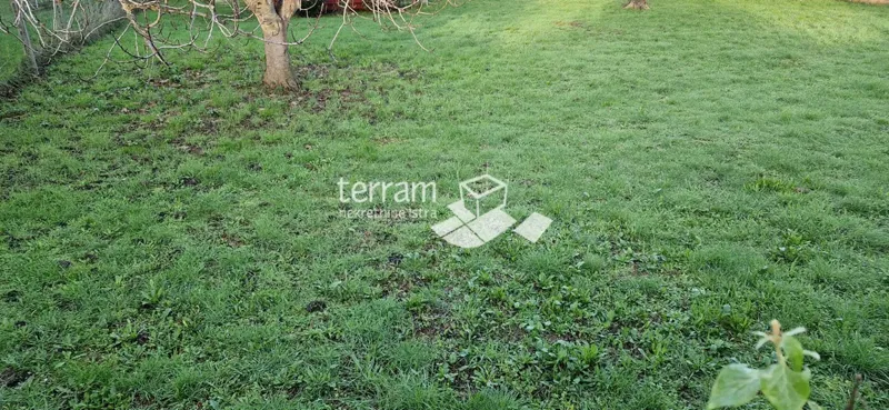 Istria, Medulin, building plot 1895m2 with house 41m2, for sale – 2
