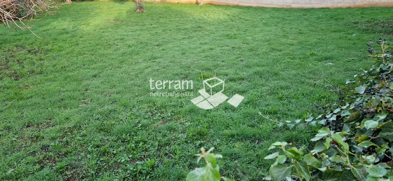Istria, Medulin, building plot 1895m2 with house 41m2, for sale – 3