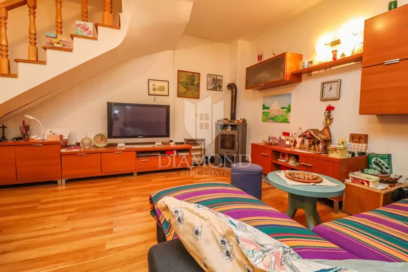 Rovigno, dintorni, casa spaziosa in una zona tranquilla del paese – 2
