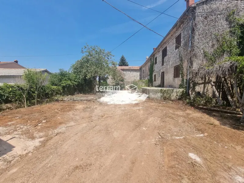Istria, Barban, old Istrian house 200m2 with a large garden of 1500m2, for sale – 3