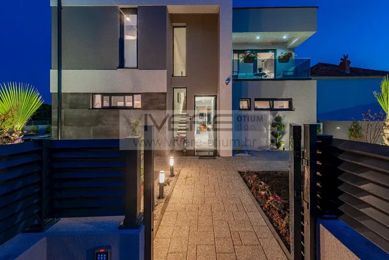 The Perfect Arrangement of Luxury and Comfort – 2