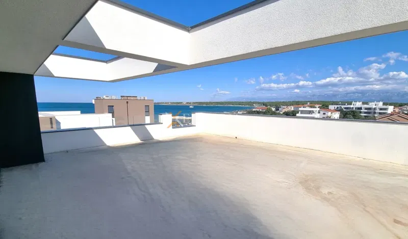 Penthouse with pool, building with elevator, 2nd row, sea view, Zaton – 2