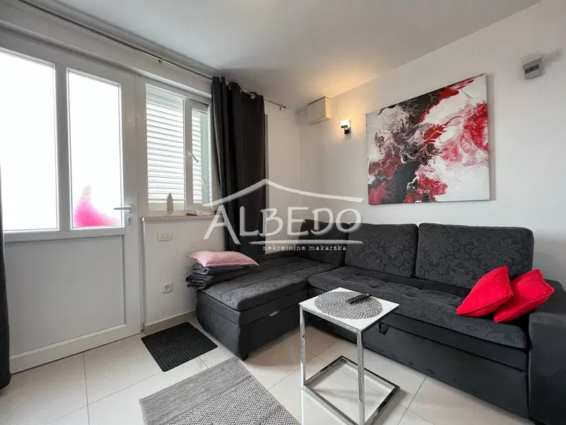 Three-bedroom apartment above central Makarska with a panoramic sea view – 2