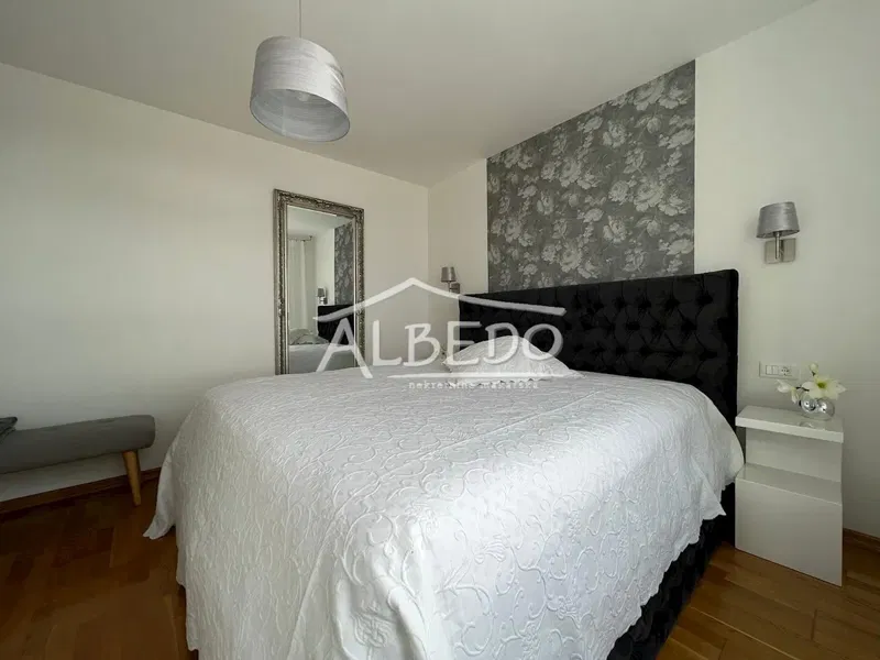 Three-bedroom apartment above central Makarska with a panoramic sea view – 3