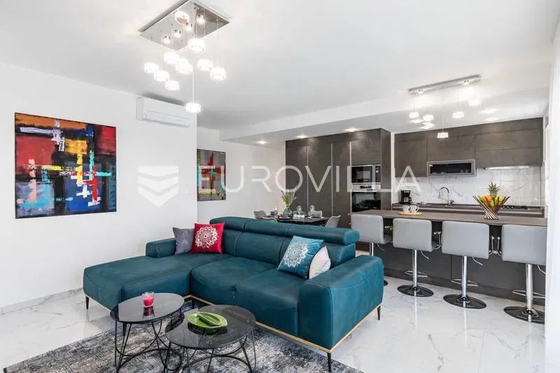 Split- Žnjan rent a apartment with 2 garage spaces until May 1, 2026 – 3