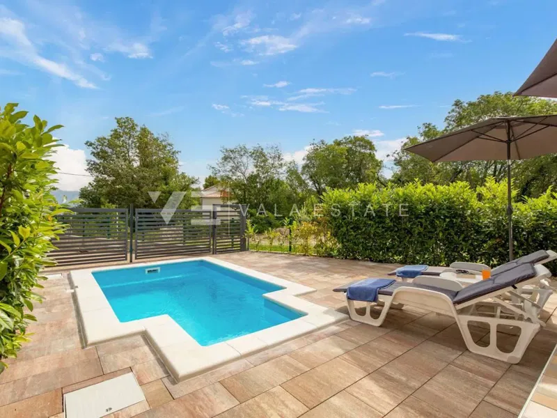 CASA INDIPENDENTE MEDITERRANEA CON PISCINA IN POSIZIONE TRANQUILLA – 2