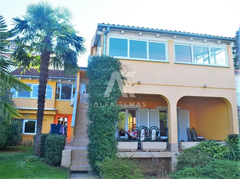 Malinska, semi-detached house with 3 apartments! ID 387 – 2