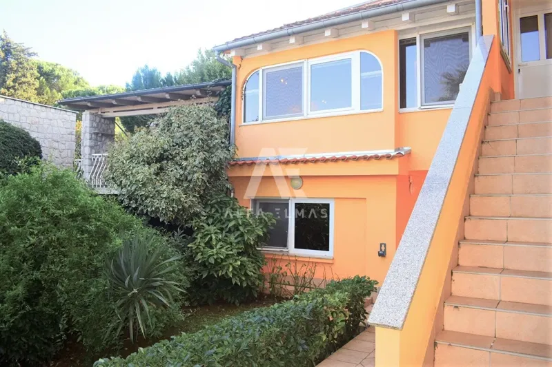 Malinska, semi-detached house with 3 apartments! ID 387 – 3