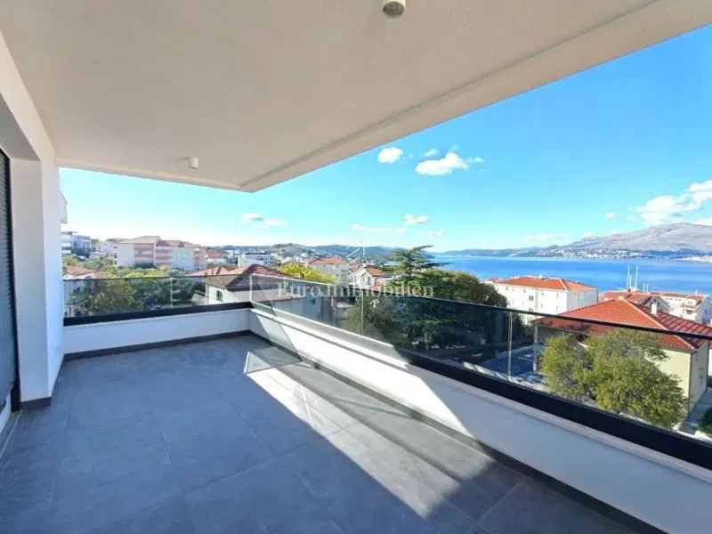 Modern apartments in a great location near the beach – 2