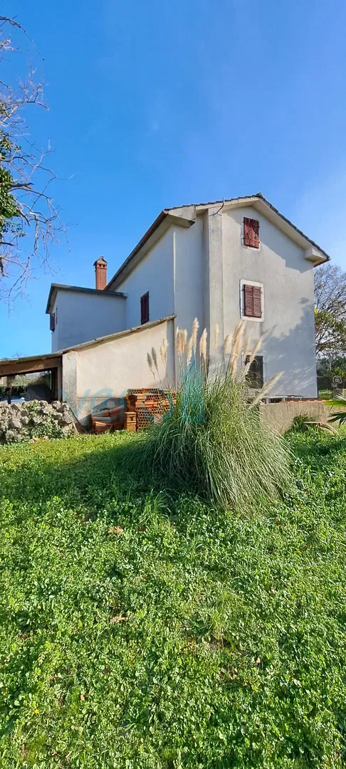 Malinska, casa indipendente in pietra di 160 m2 vicino al mare e al centro città, in vendita – 3