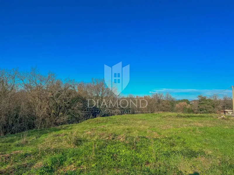 Buje area, building land near the border with Slovenia – 2