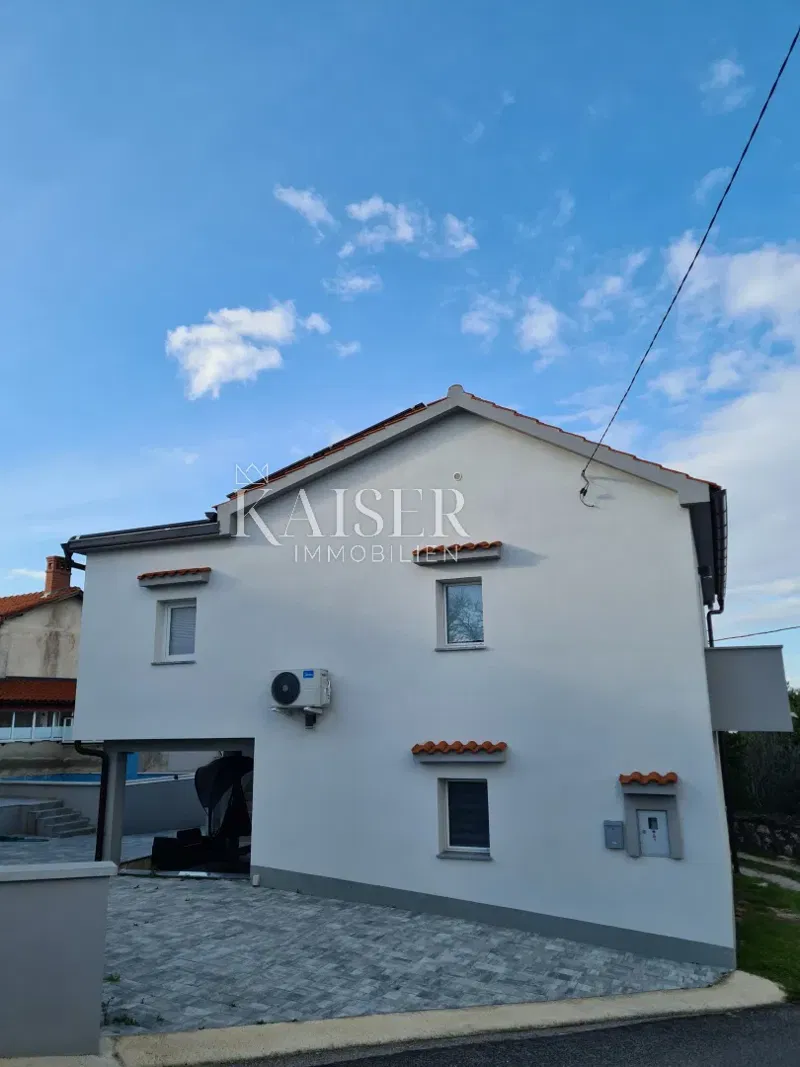 Krk-sziget, Polje - adaptált kőház medencével – 2