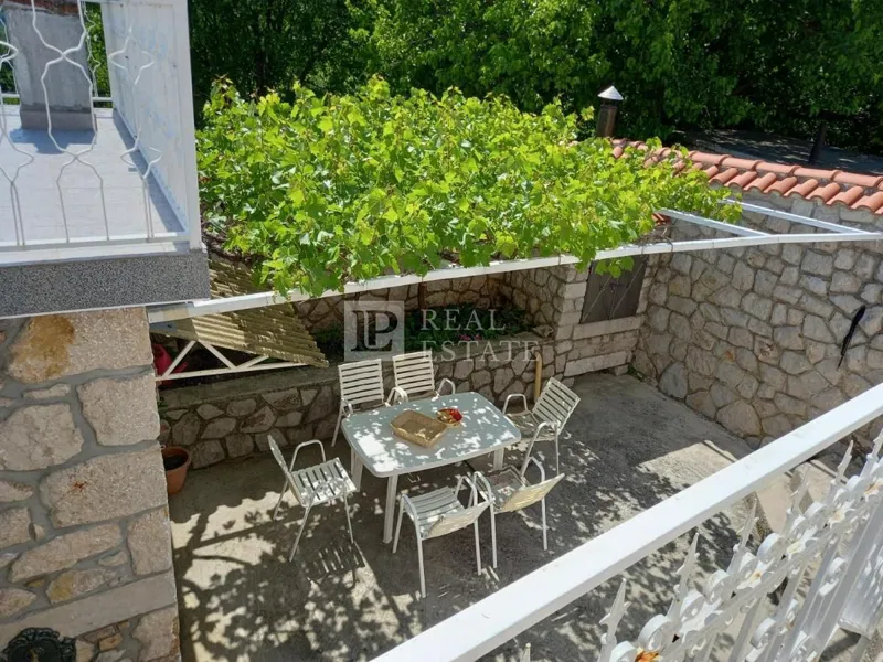 BRIBIR - kuća s dvorištem – 2
