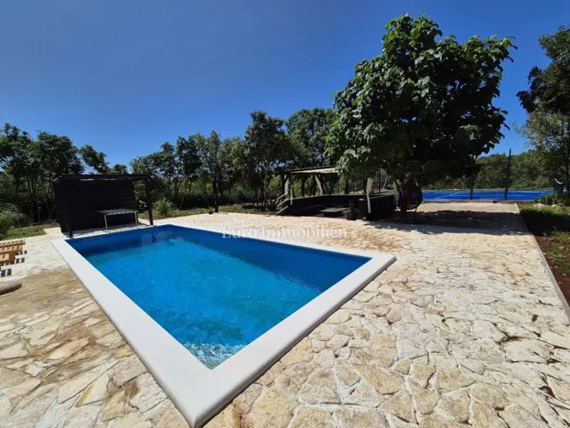 House with a pool under renovation, island of Krk – 2