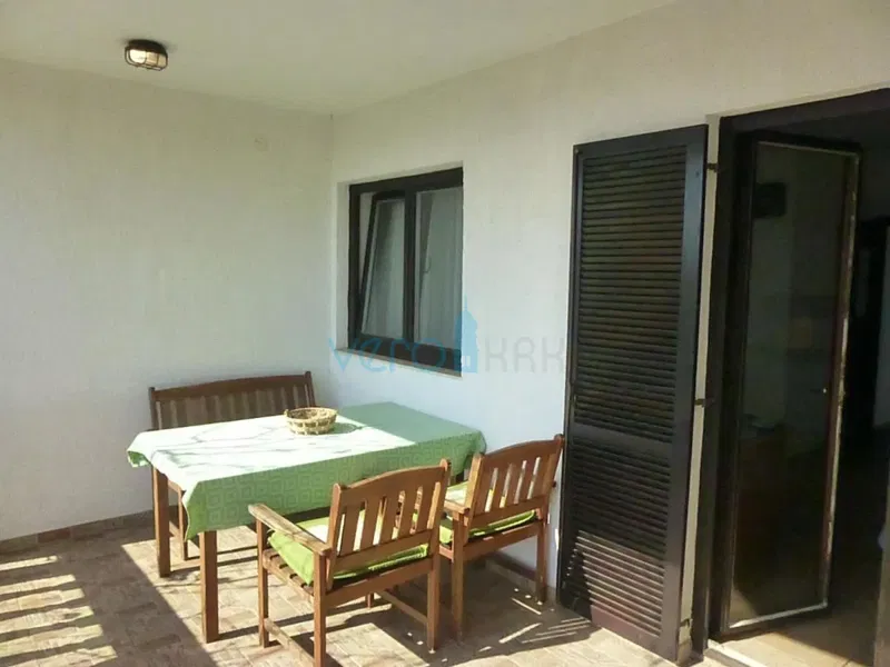 Isola di Krk, Omišalj, Casa indipendente con 5 appartamenti a 170 m dal mare, vendita – 3