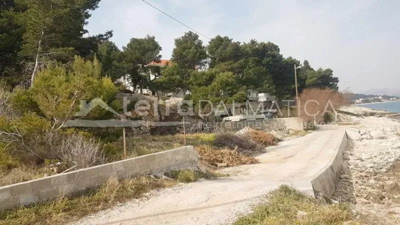 Slatine, island Ciovo, land in T1 zone, first row to the sea – 3