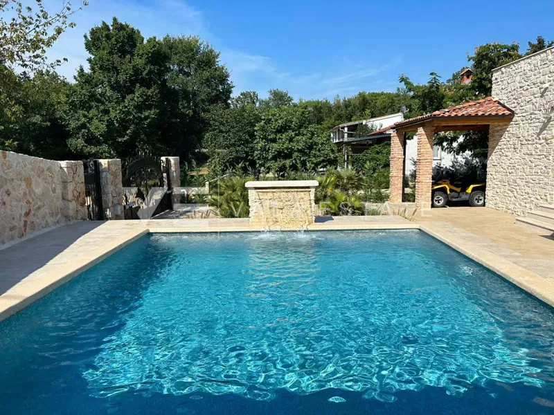 LUXURIOUS STONE VILLA WITH POOL IN A QUIET LOCATION – 2