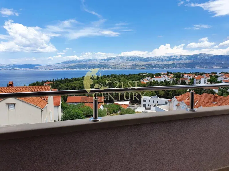 ***Prekrasan dvoetažan stan s otvorenim pogledom na more, Supetar***