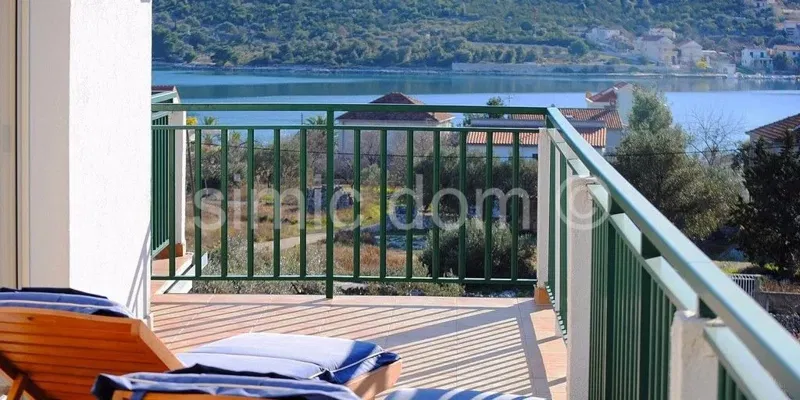 Detached sea-view apartment house, close to sea Vinisce – 3