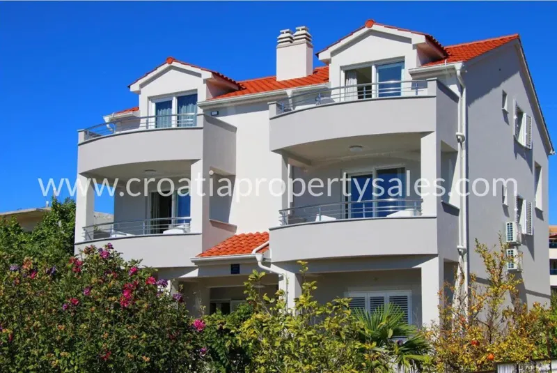 Rogoznica, house for sale, 1.300.000 € – 2