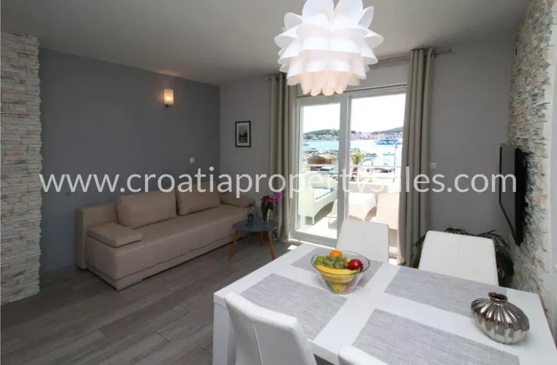 Rogoznica, house for sale, 1.300.000 € – 3