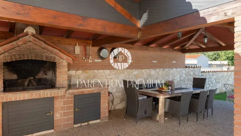 Excellent apartment house with a swimming pool in a quiet location – 3