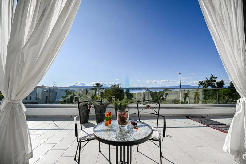 Island of Krk, Malinska, Modern detached house with 2 apartments and sea view, for sale – 2