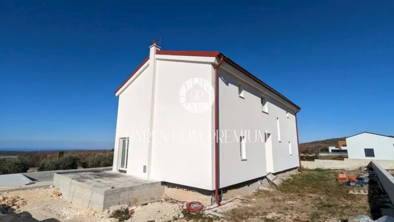 Family house with pool and sea view – 2